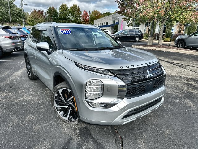 Used 2023 Mitsubishi Outlander AWD image 18