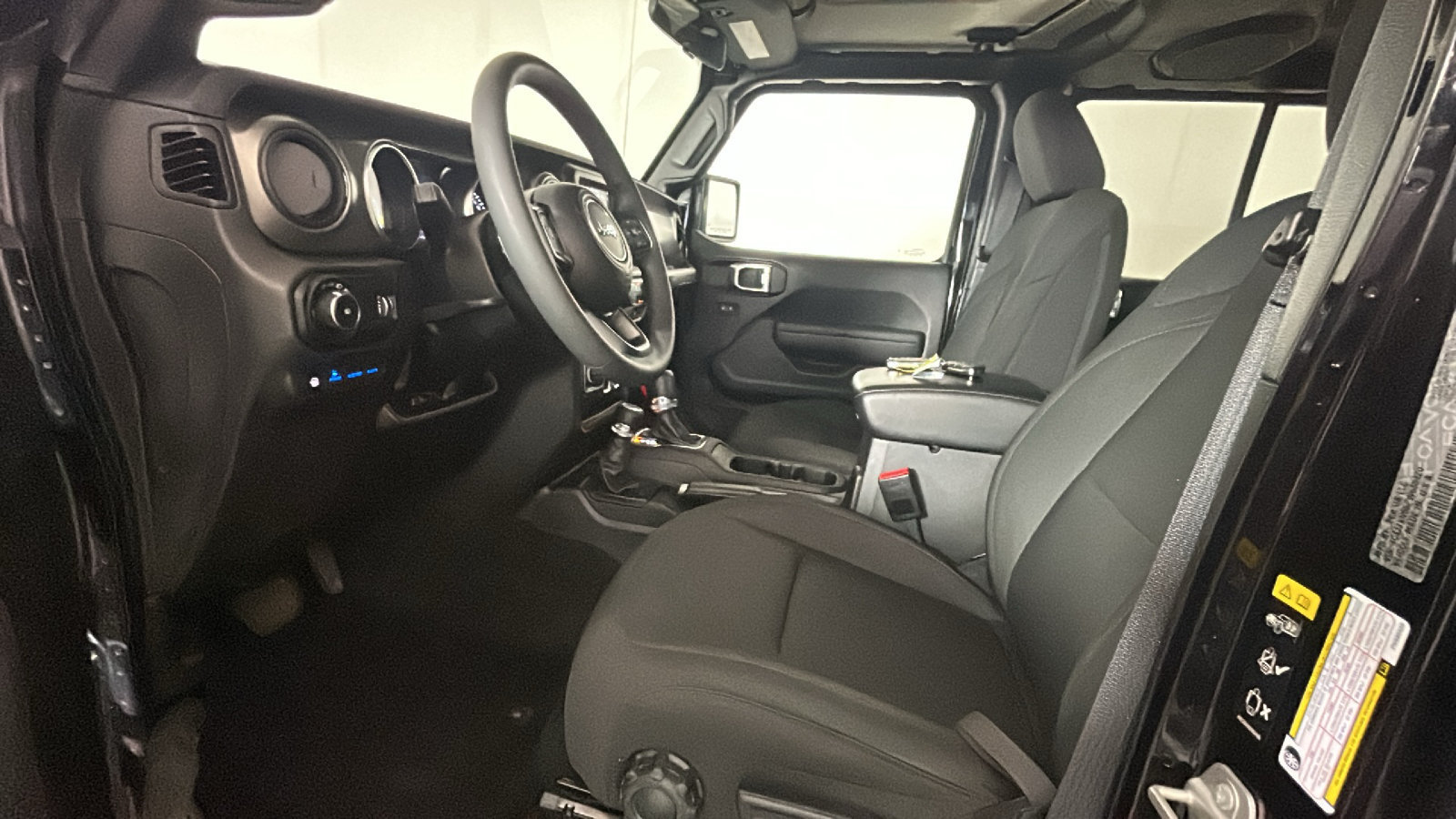 Used 2023 Jeep Wrangler Unlimited AWD/4WD image 12