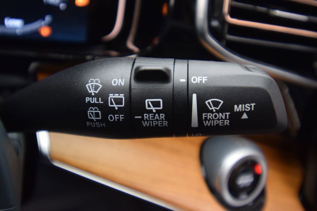 New 2024 Jeep Grand Wagoneer Series III AWD/4WD image 30