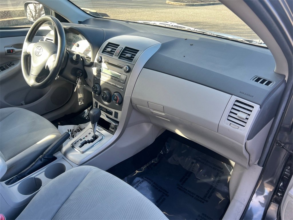 Used 2011 Toyota Corolla LE image 16