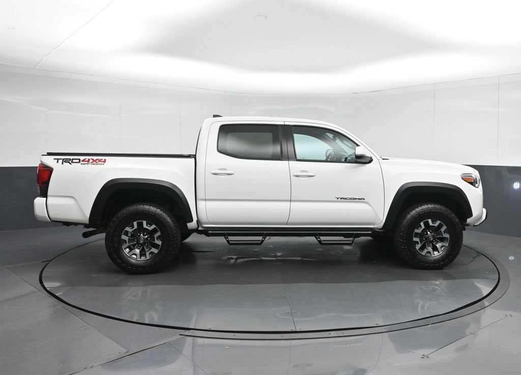 Used 2019 Toyota Tacoma TRD Off-Road AWD/4WD image 8
