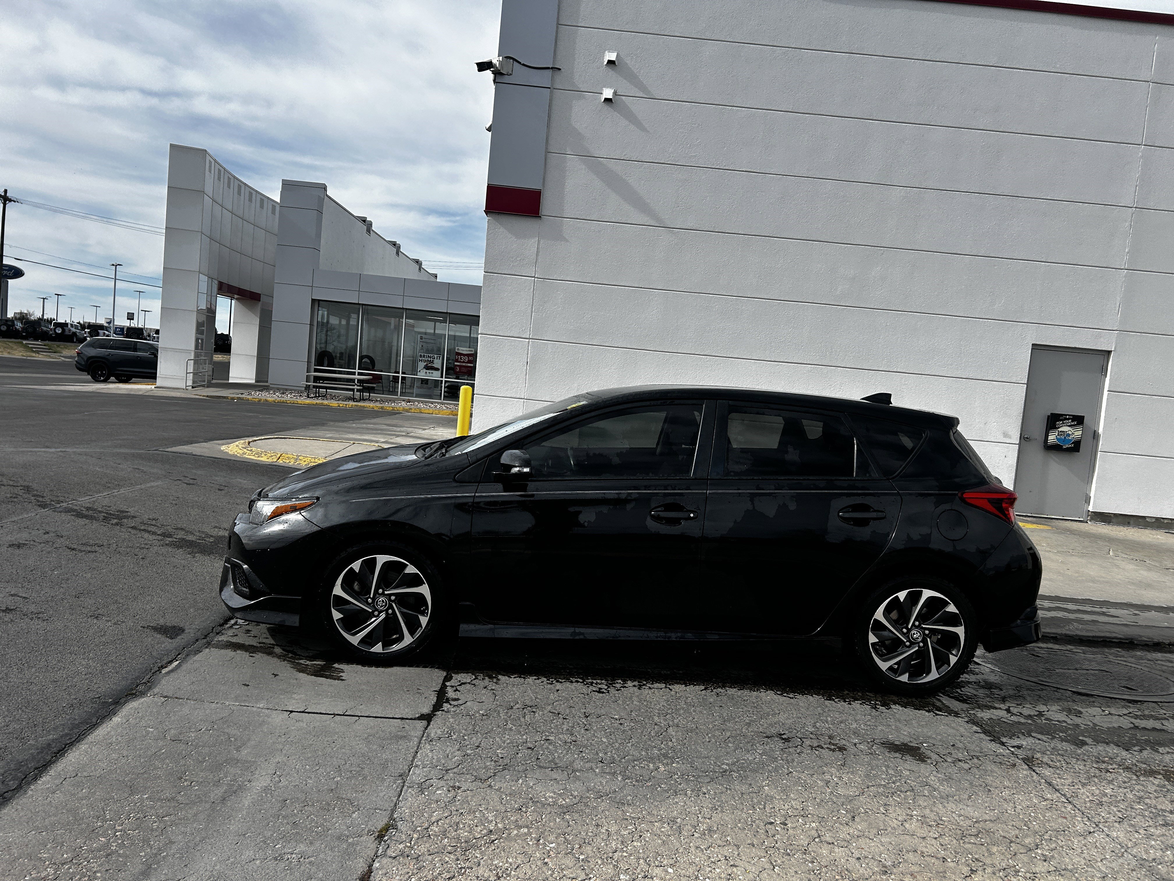 Used 2017 Toyota Corolla iM FWD image 2