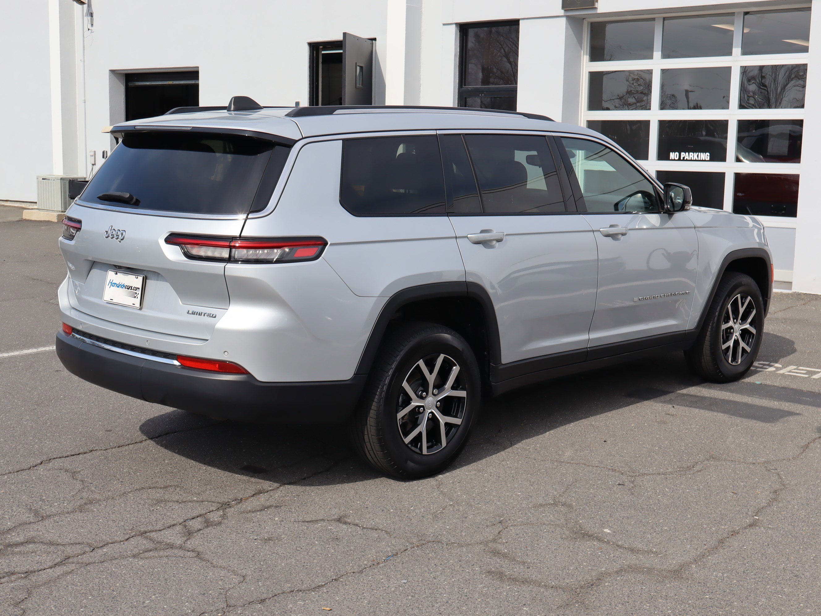 Used 2023 Jeep Grand Cherokee L Limited image 10