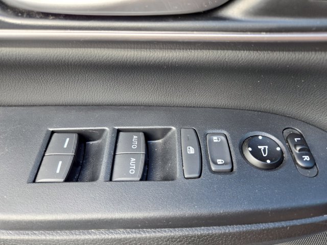 Used 2020 Honda CR-V Touring image 38