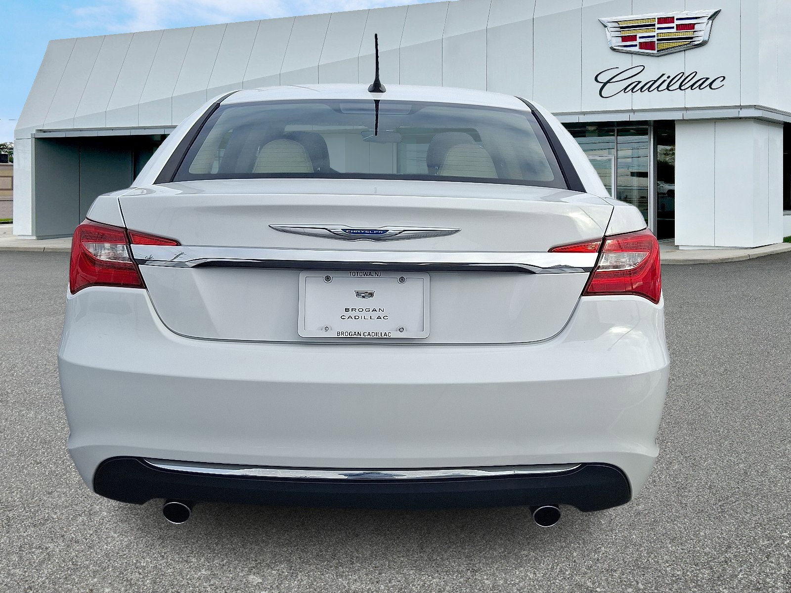 Used 2013 Chrysler 200 Limited w/ Sun/Sound Group image 5