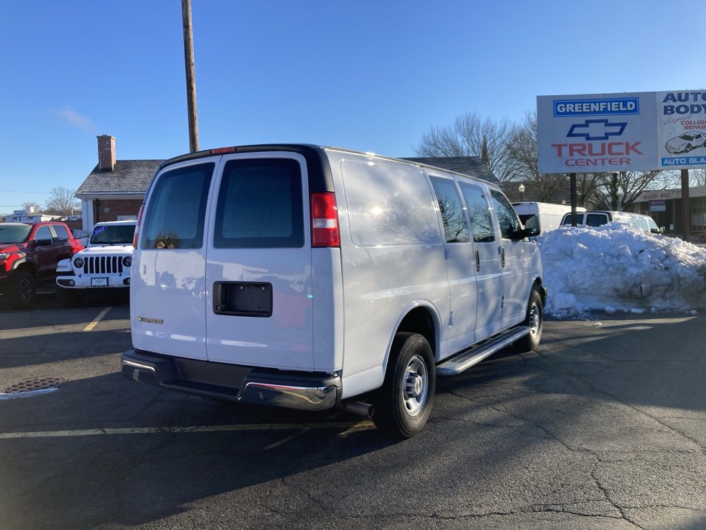 Used 2024 Chevrolet Express 2500 w/ Driver Convenience Package image 7