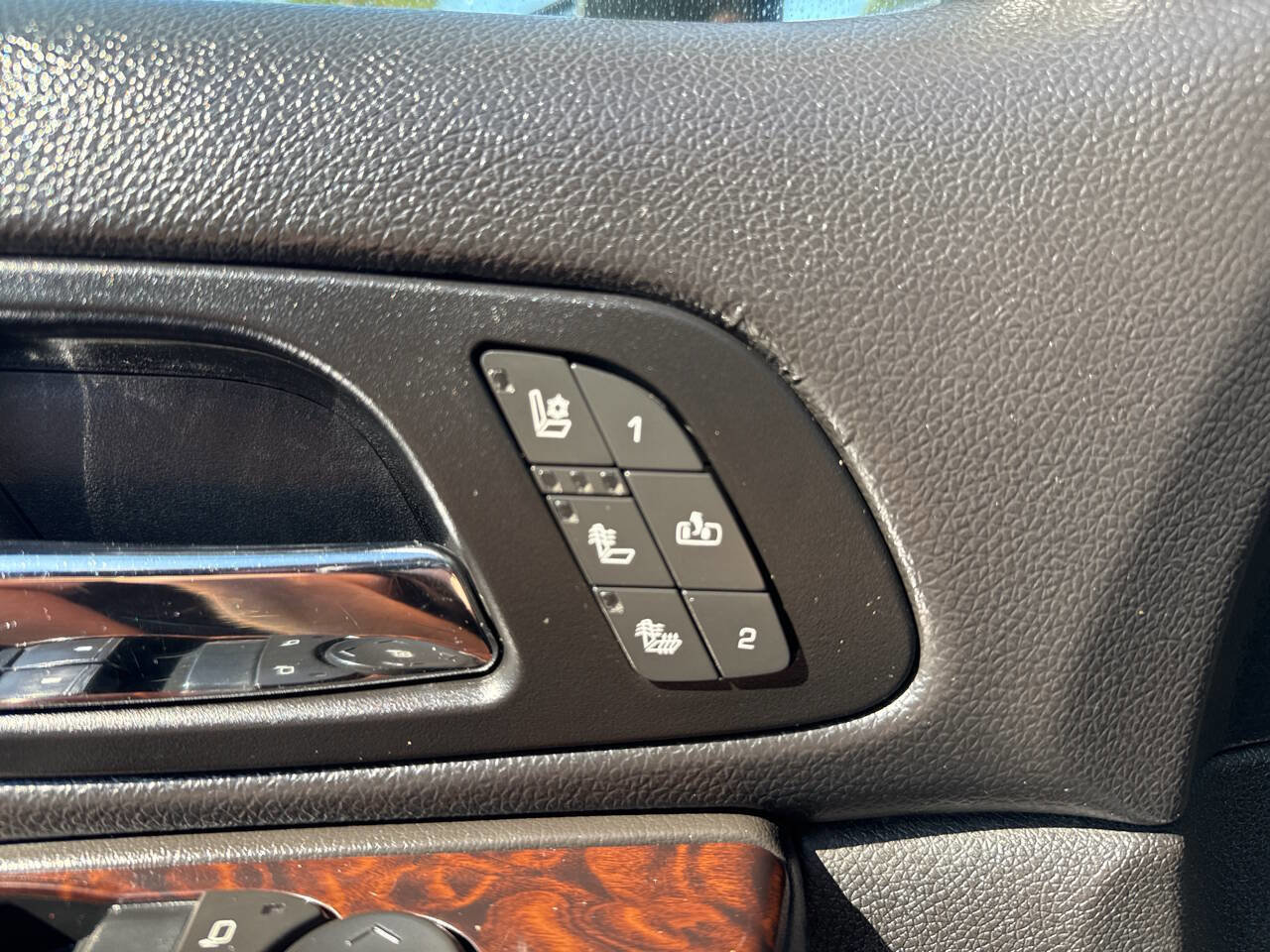 Used 2011 GMC Sierra 3500 Denali image 28