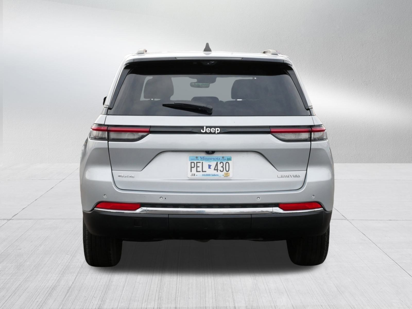 Used 2023 Jeep Grand Cherokee Limited w/ Luxury Tech Group II image 6