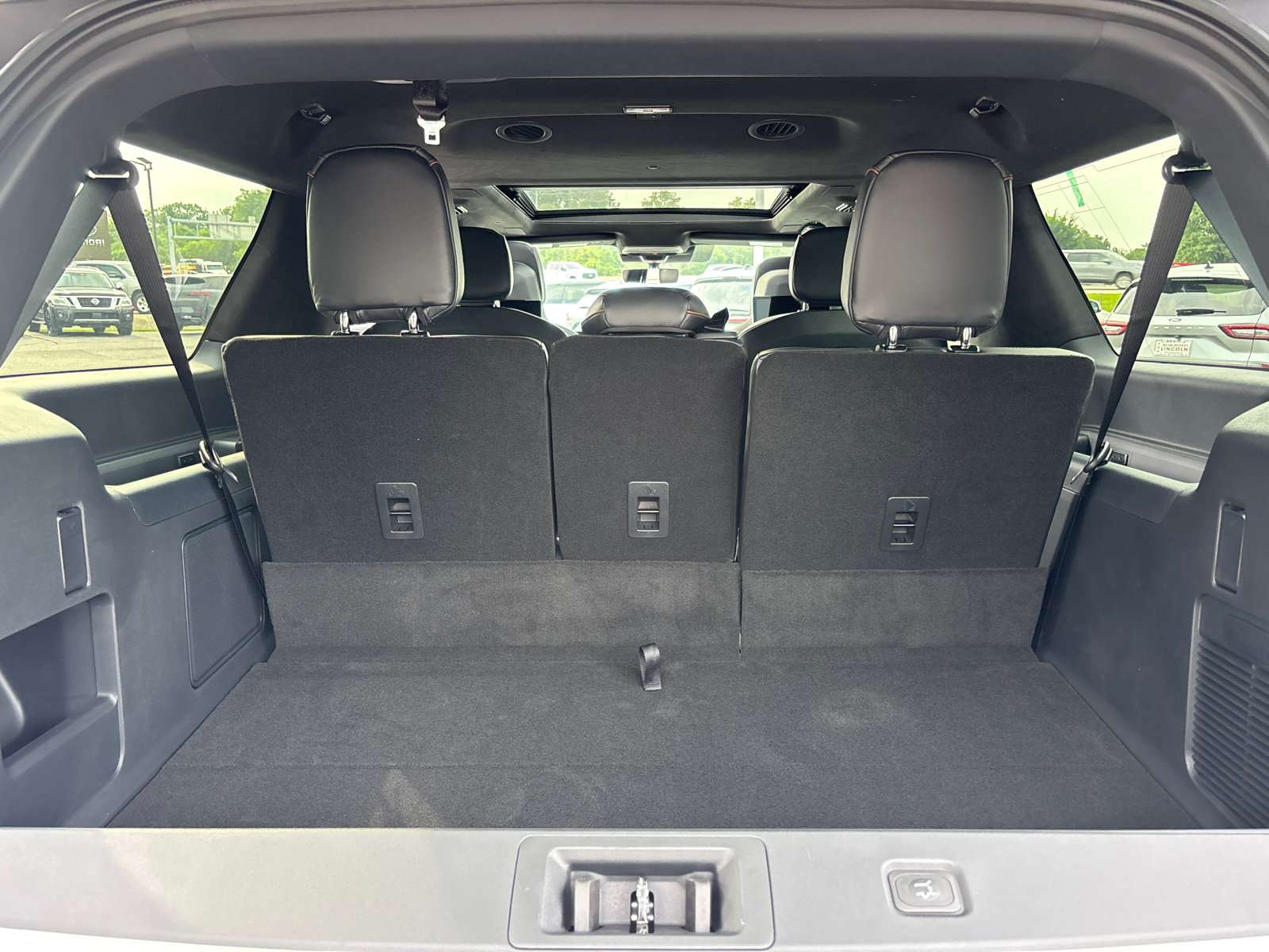 New 2026 Lincoln Navigator L Black Label AWD/4WD image 9