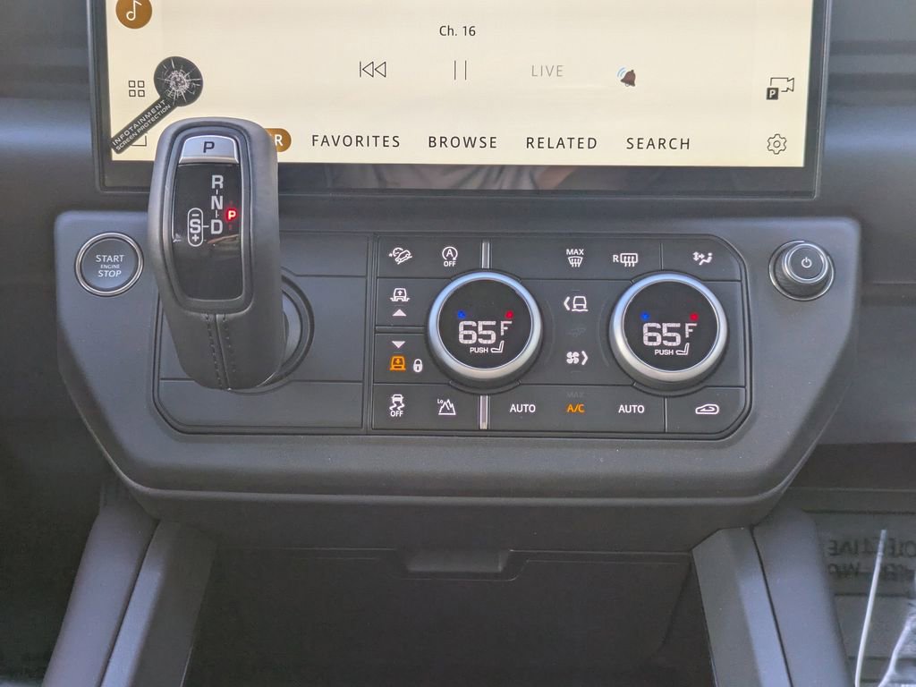 New 2026 Land Rover Defender 110 X-Dynamic SE image 22