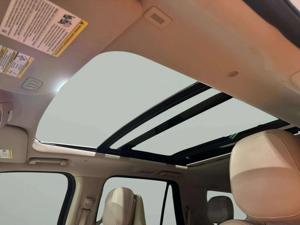 Certified 2021 Lincoln Navigator Reserve AWD/4WD image 16