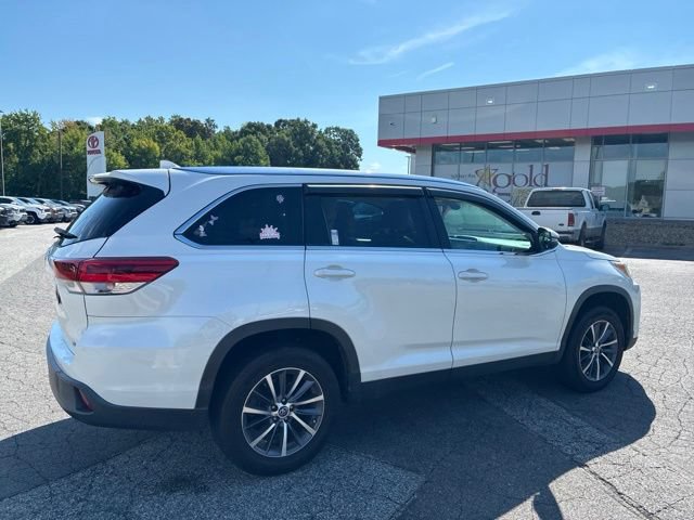 Used 2019 Toyota Highlander XLE FWD image 6