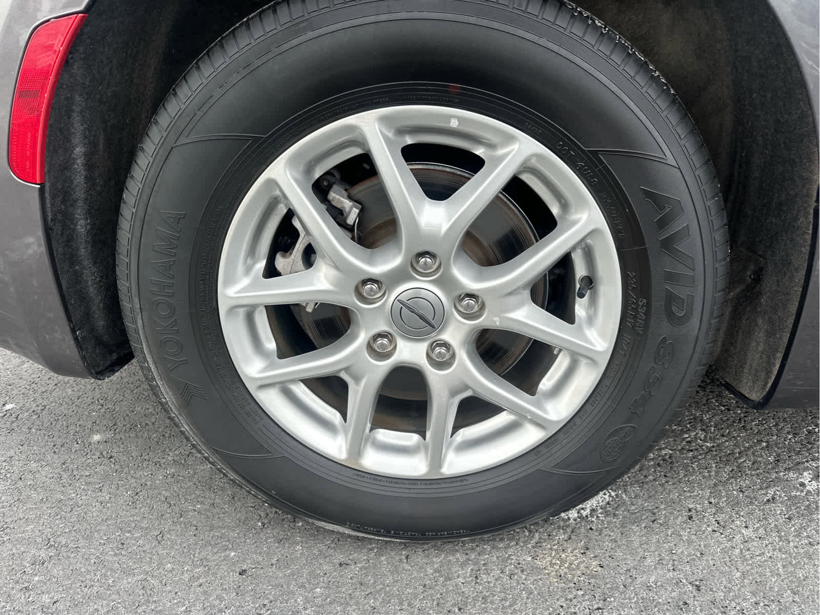 Used 2023 Chrysler Voyager LX image 9