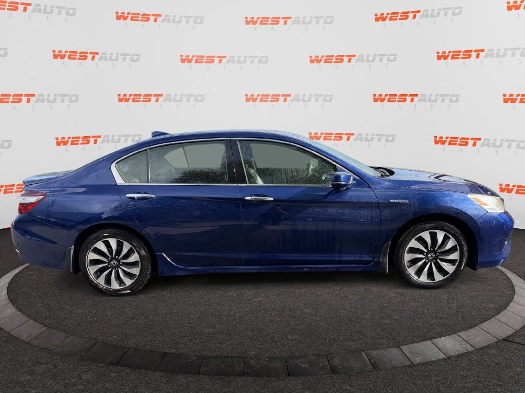 Used 2017 Honda Accord Touring image 6