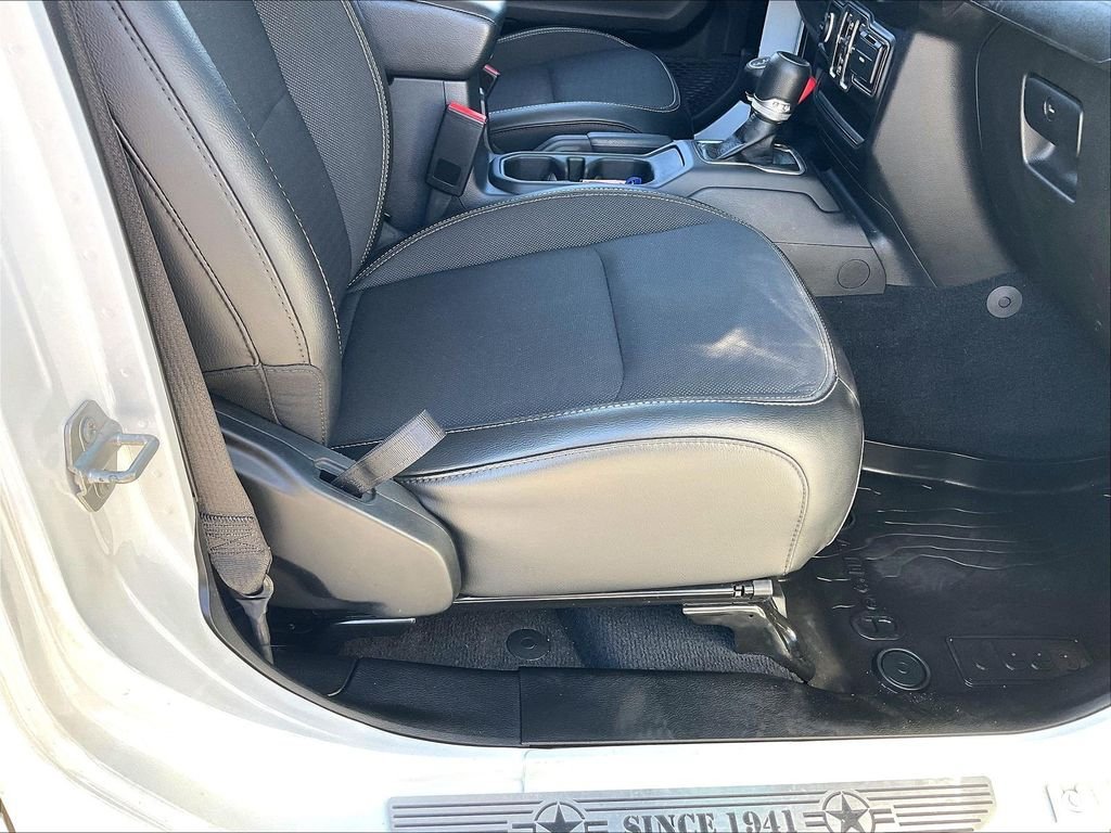 Used 2023 Jeep Gladiator Overland AWD/4WD image 33