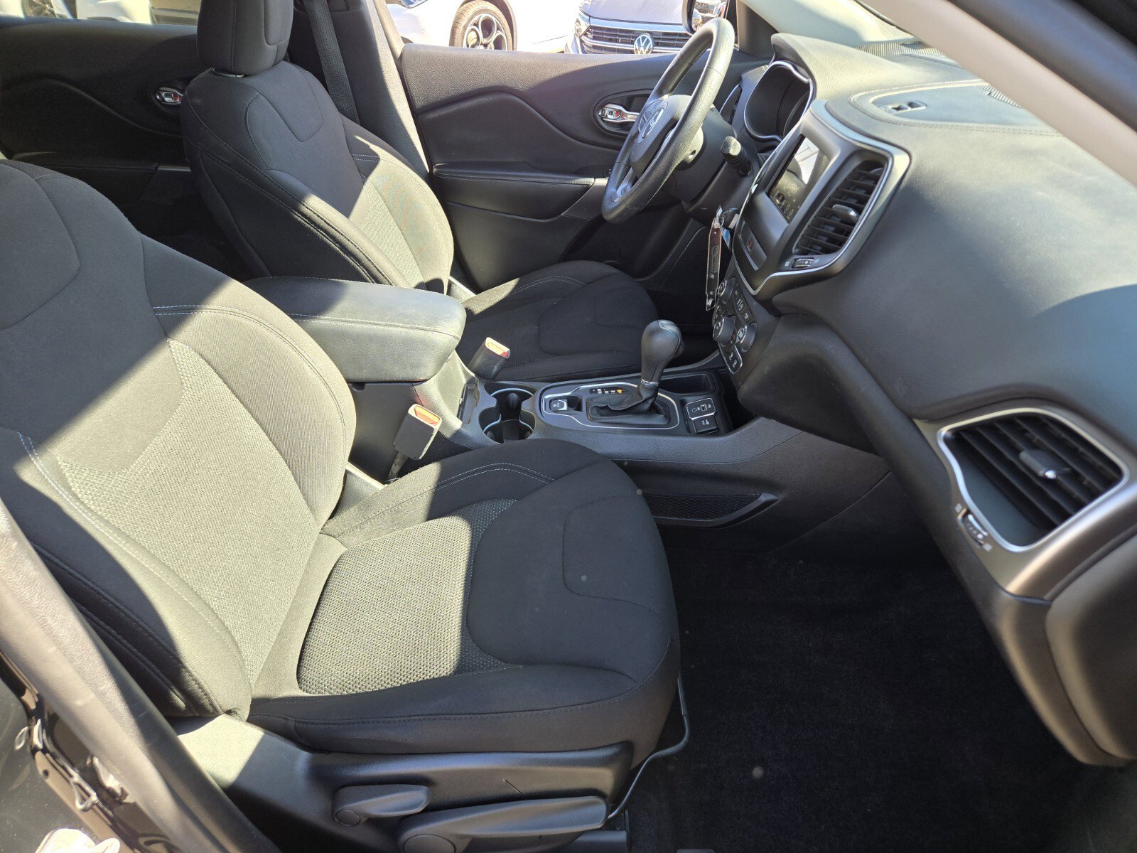 Used 2019 Jeep Cherokee Latitude w/ Popular Appearance Group FWD image 15