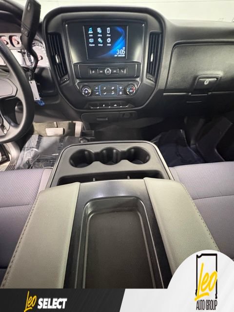 Used 2018 Chevrolet Silverado 1500 Custom w/ Custom Value Package AWD/4WD image 19