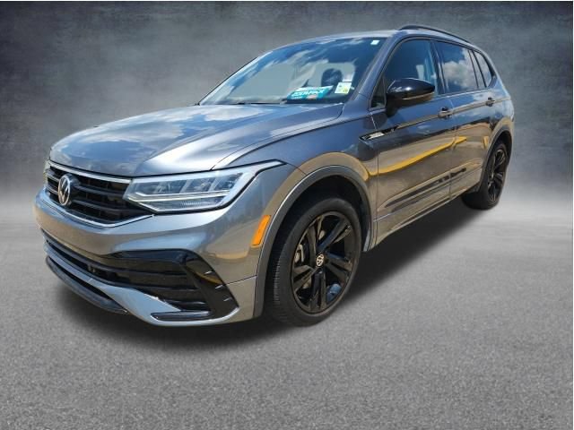 Used 2023 Volkswagen Tiguan SE R-Line FWD image 4