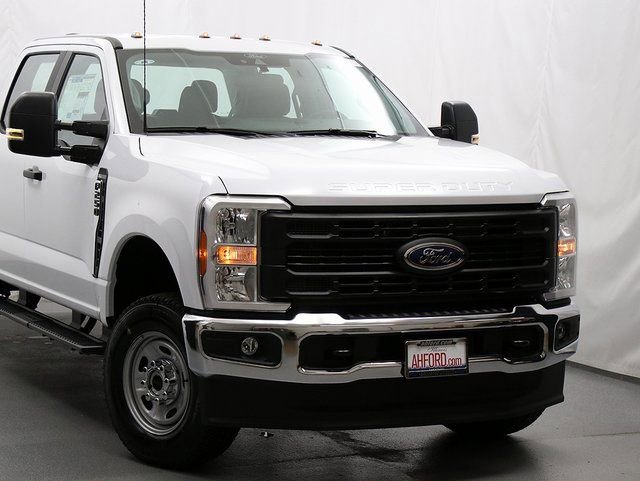 New 2026 Ford F250 XL w/ XL Chrome Package image 2
