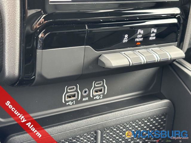 New 2026 RAM 1500 4x4 Crew Cab image 33