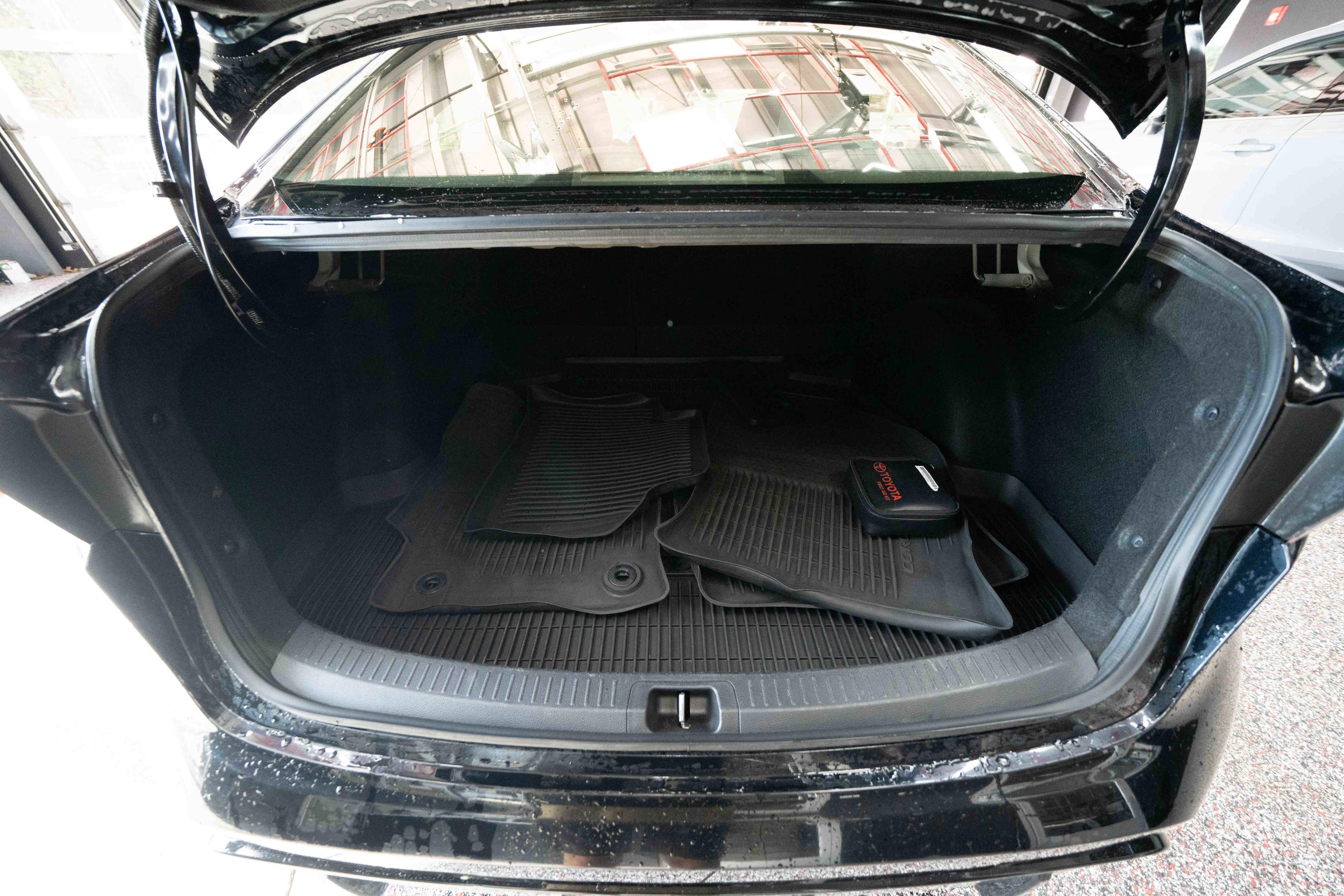 Used 2024 Toyota Corolla SE w/ SE Premium Package image 27