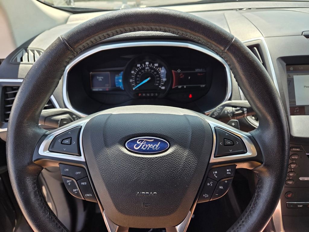 Used 2016 Ford Edge Titanium image 29