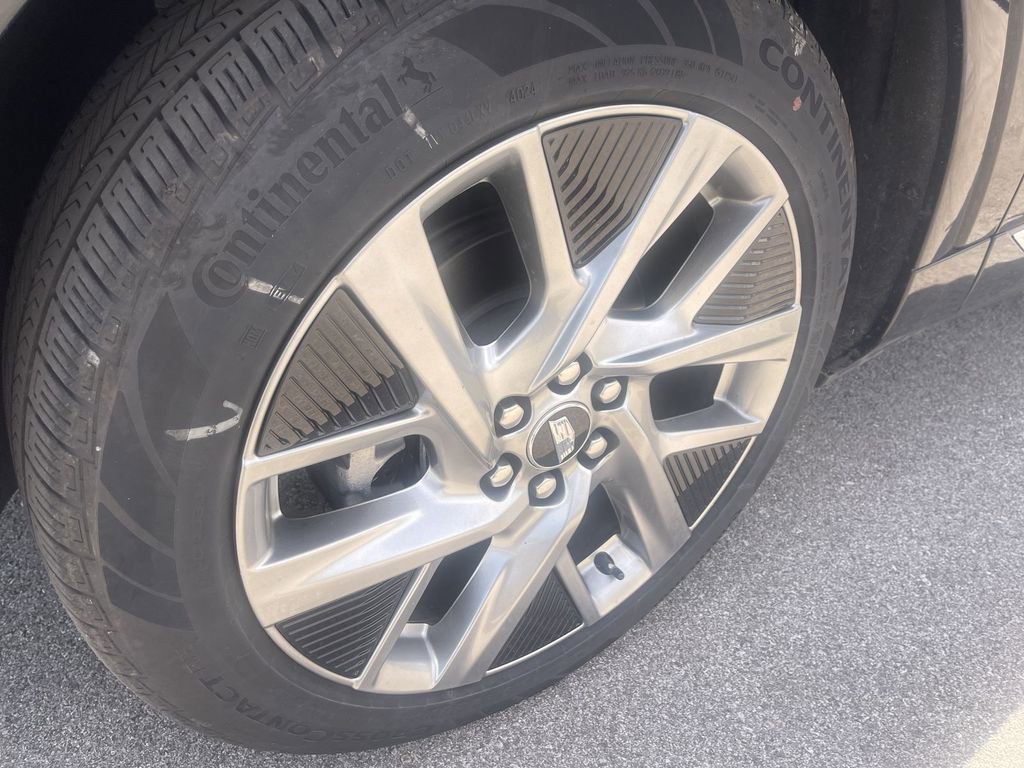 Certified 2025 Cadillac Optiq Luxury 2 w/ LPO, Floor Liner Package AWD/4WD image 2