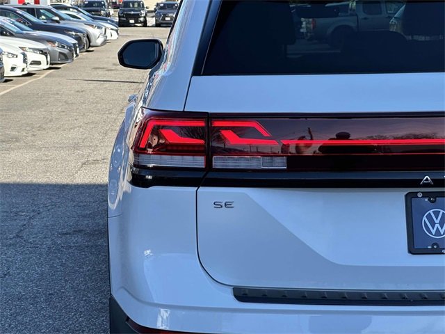 Used 2025 Volkswagen Atlas Peak Edition SE image 12