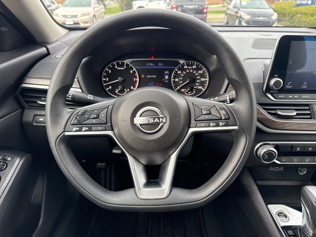 Used 2024 Nissan Altima 2.5 SV image 11