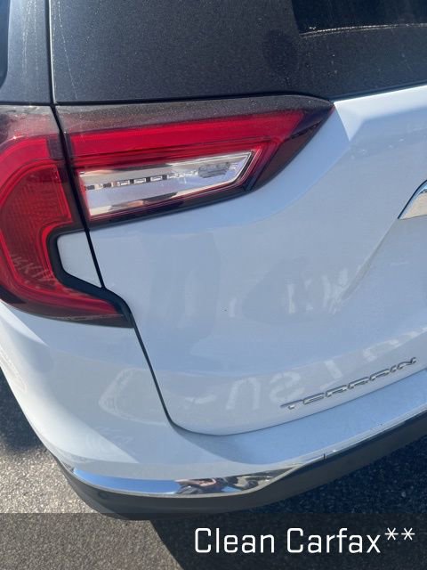 Used 2023 GMC Terrain SLT w/ Tech Package image 11