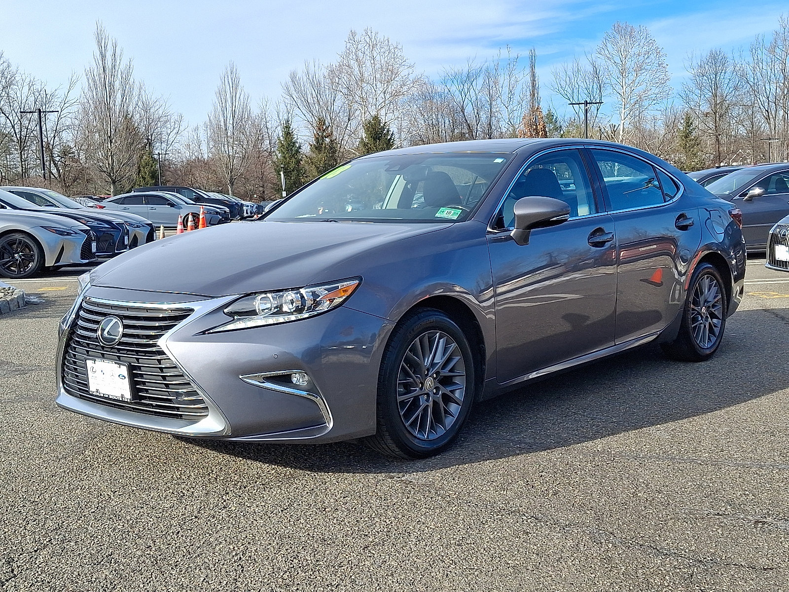 Used 2018 Lexus ES 350 w/ Navigation System Package image 3
