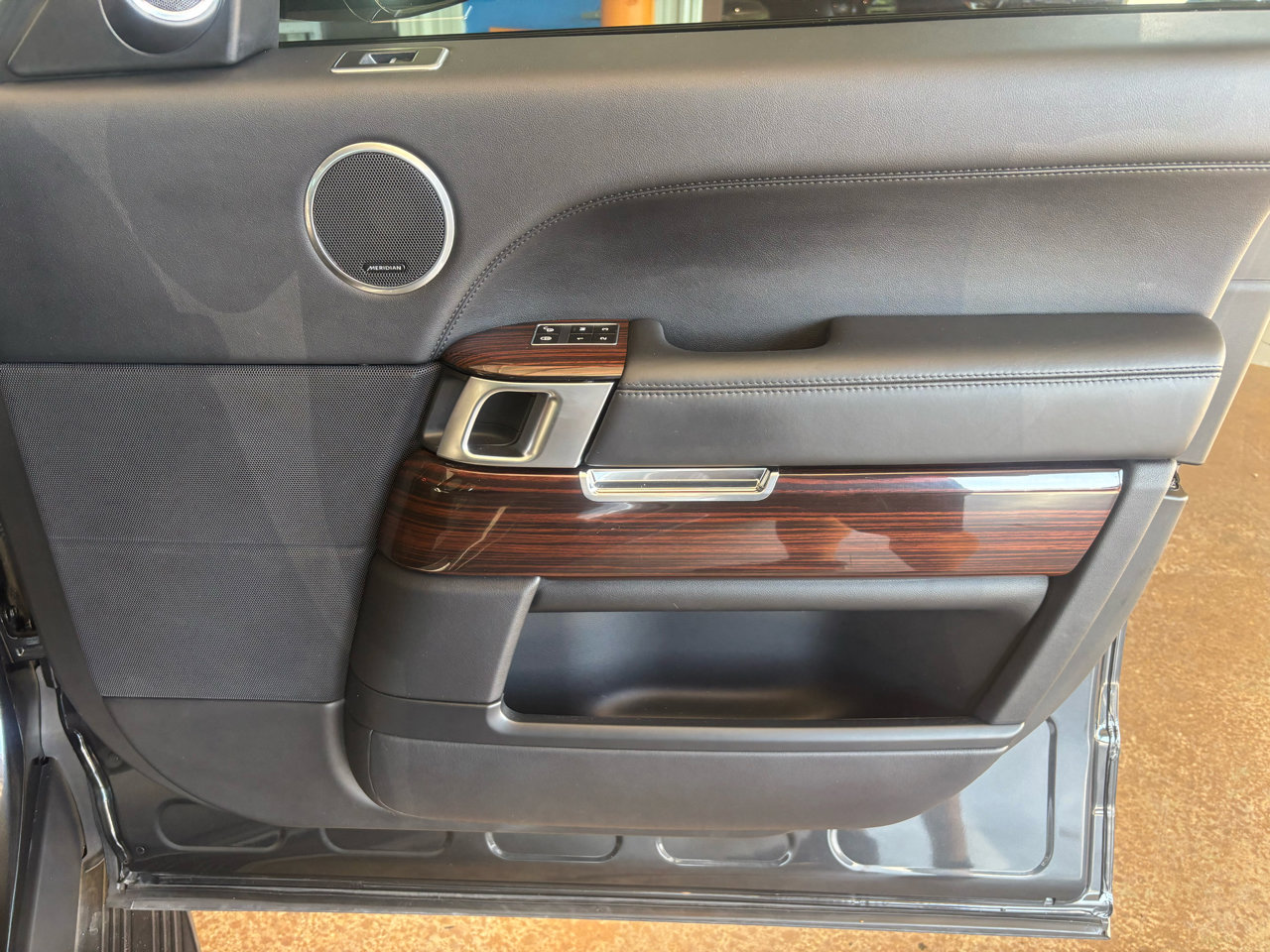 Used 2014 Land Rover Range Rover Supercharged image 19