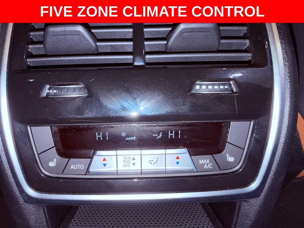 Used 2022 BMW X7 M50i image 18