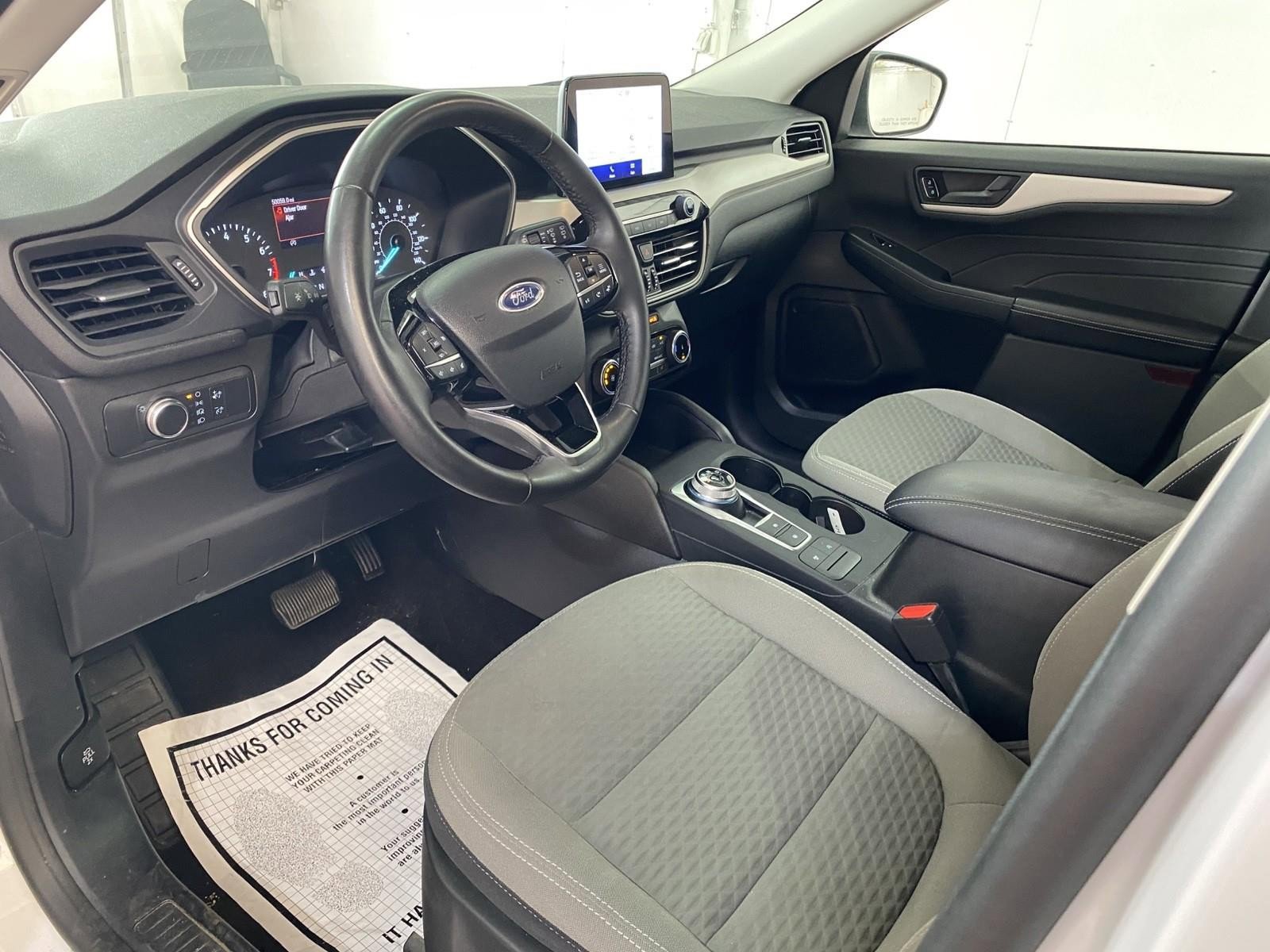 Used 2022 Ford Escape SE w/ Cold Weather Package image 18