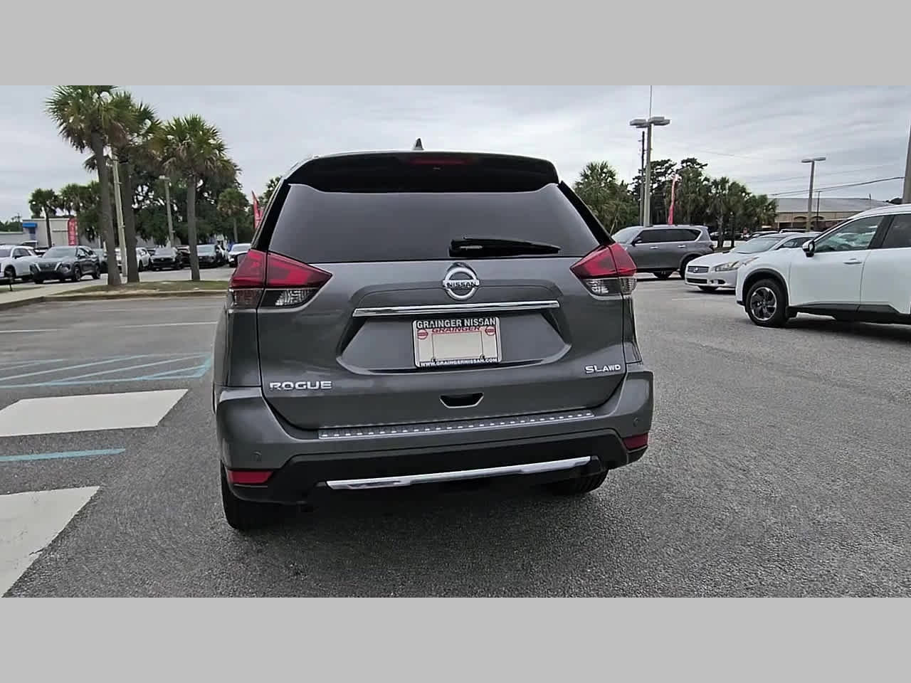 Used 2019 Nissan Rogue SL w/ Premium Package AWD/4WD image 32