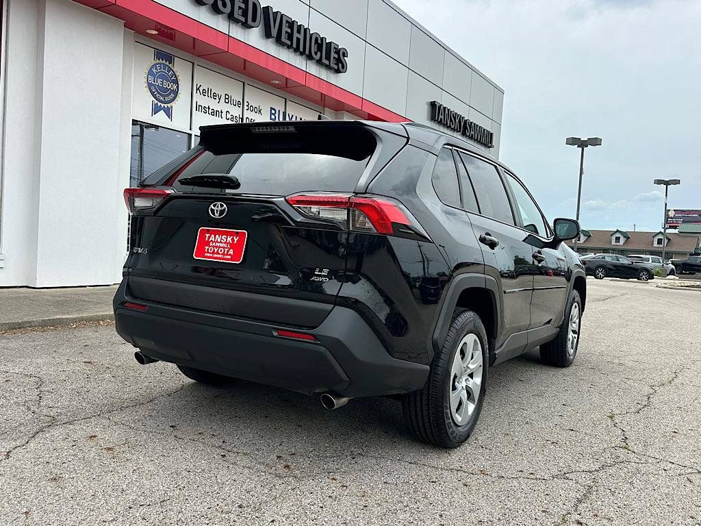 Used 2021 Toyota RAV4 LE AWD/4WD image 6