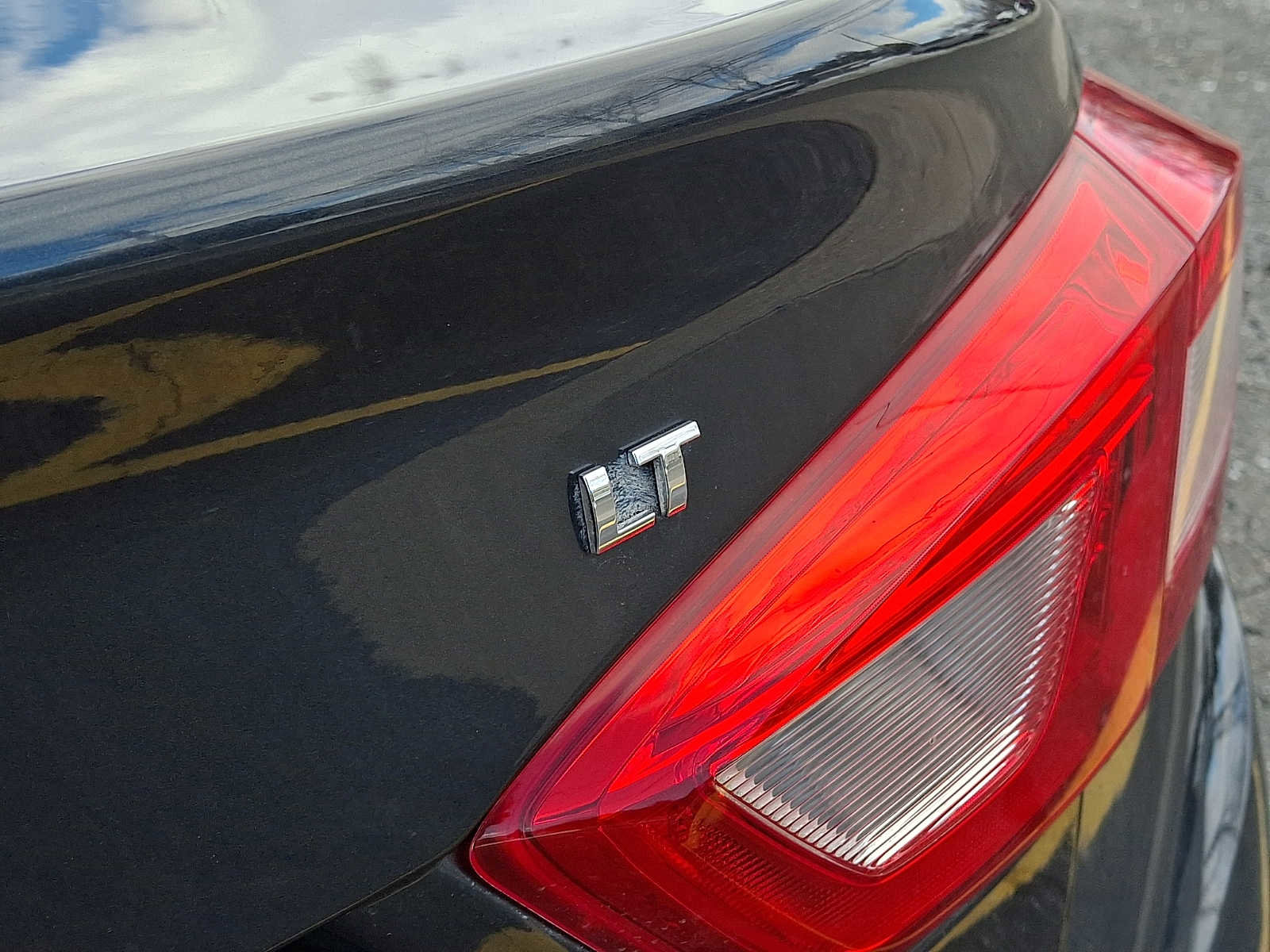 Used 2017 Chevrolet Cruze LT image 30