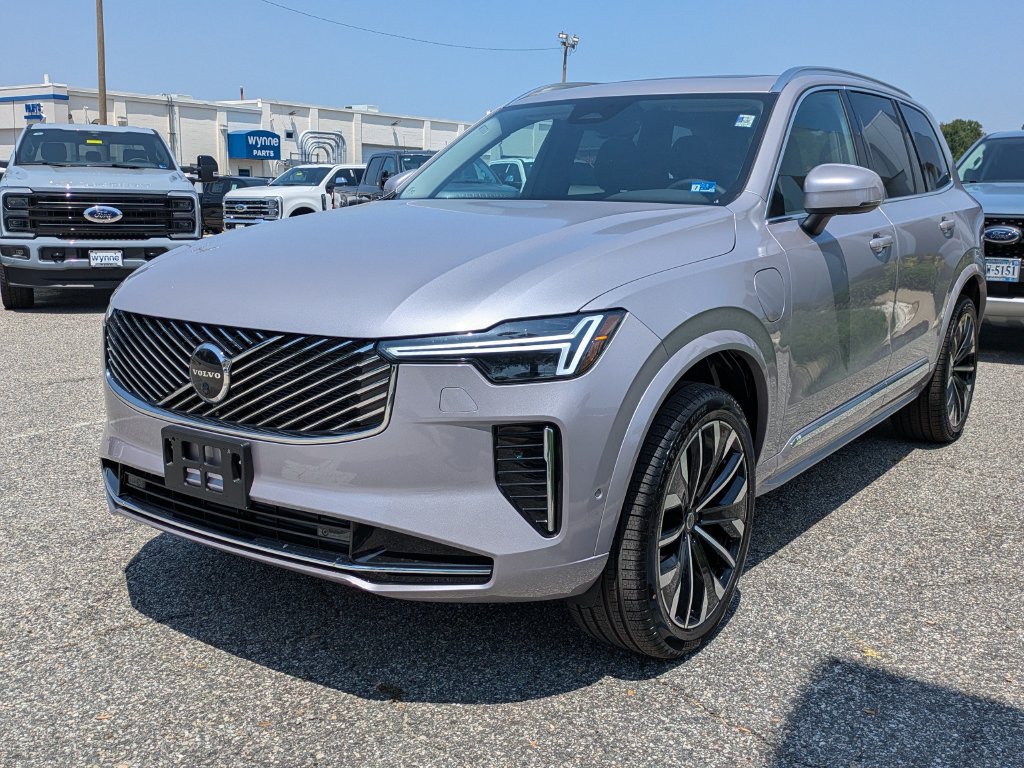 New 2026 Volvo XC90 T8 Plus w/ Protection Package Premier AWD/4WD image 8