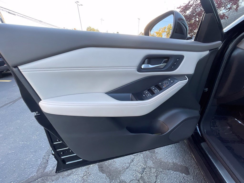Certified 2023 Nissan Rogue SL w/ SL Premium Package AWD/4WD image 11