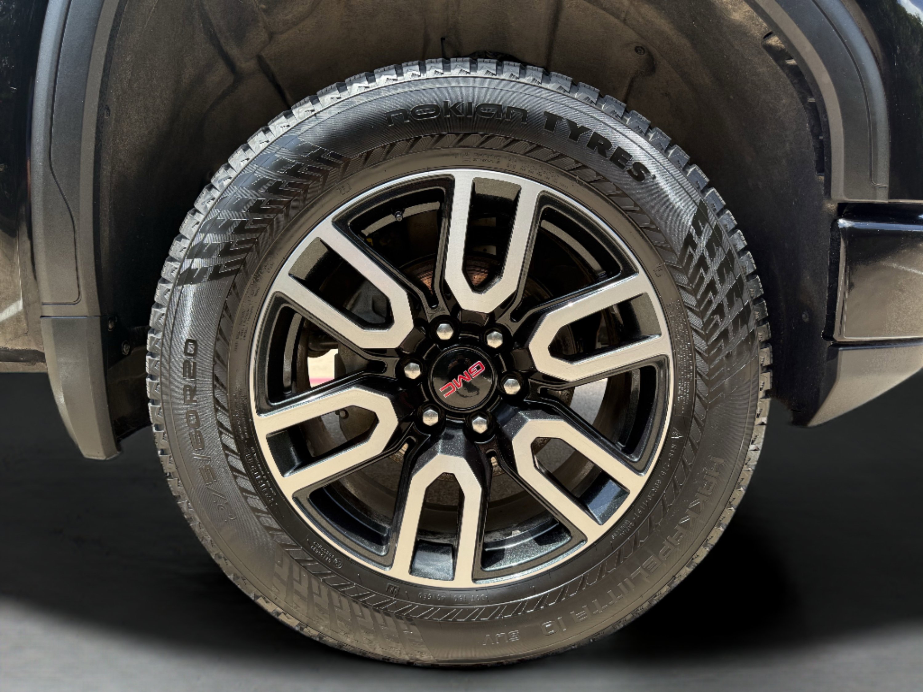 Used 2024 GMC Sierra 1500 AT4 AWD/4WD image 13