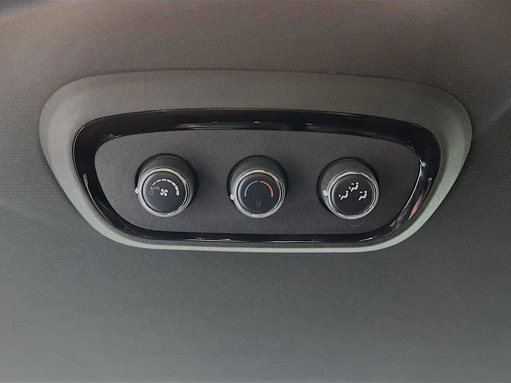 Used 2025 Dodge Durango GT image 27