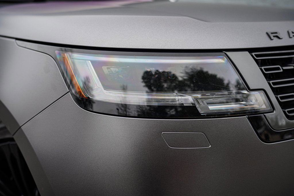 Used 2022 Land Rover Range Rover Long Wheelbase SE image 7