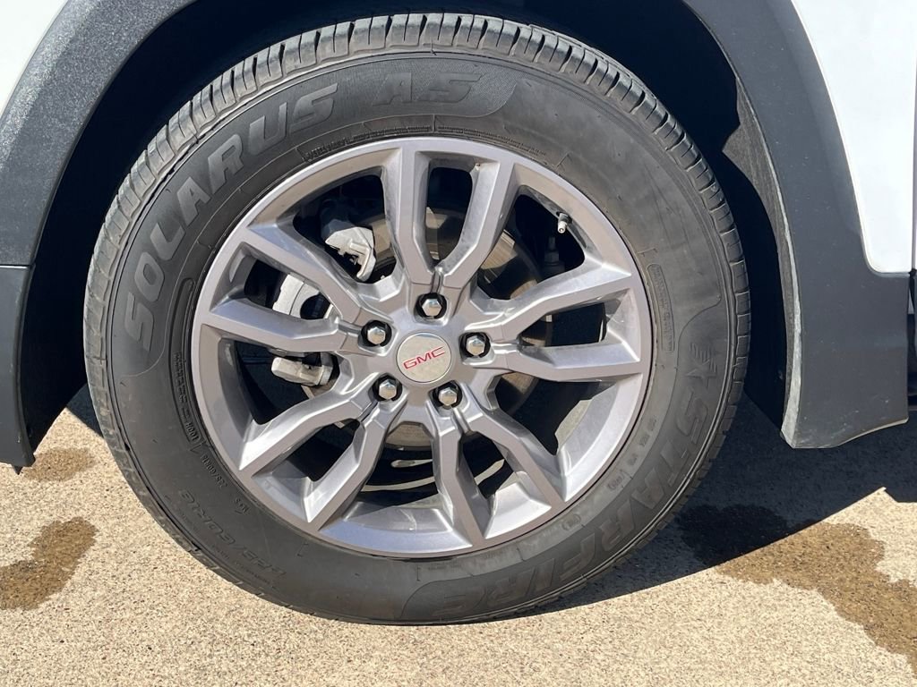 Used 2023 GMC Terrain SLT image 25