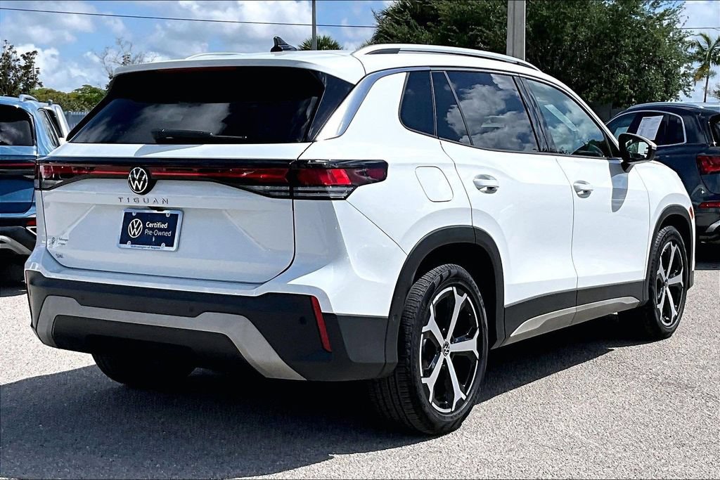 Certified 2026 Volkswagen Tiguan SE w/ Panoramic Sunroof Package FWD image 5