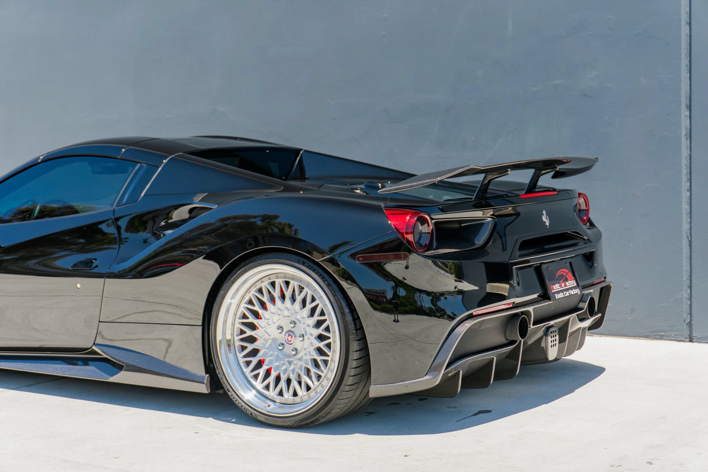 Used 2018 Ferrari 488 Spider RWD image 21