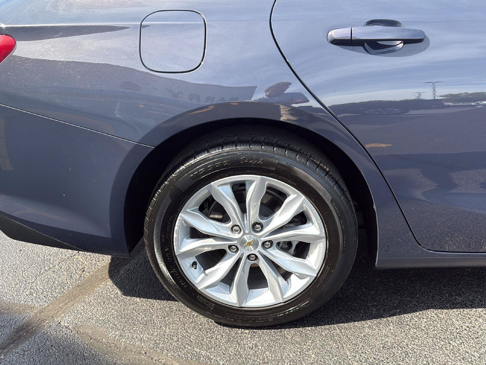 Used 2025 Chevrolet Malibu LT FWD image 30