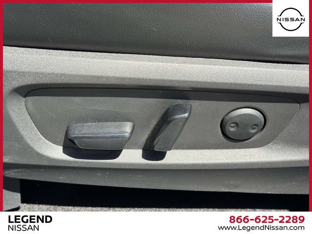 Certified 2023 Nissan Pathfinder SL w/ Black Appearance Package AWD/4WD image 17