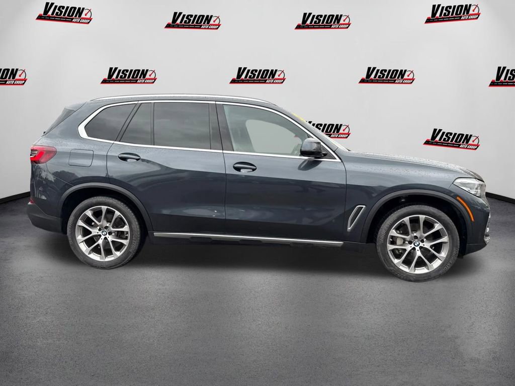 Used 2022 BMW X5 xDrive40i w/ Climate Comfort Package image 4