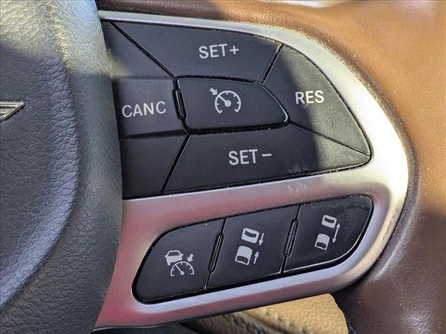 Used 2017 Chrysler Pacifica Limited w/ Advanced Safetytec Group image 15