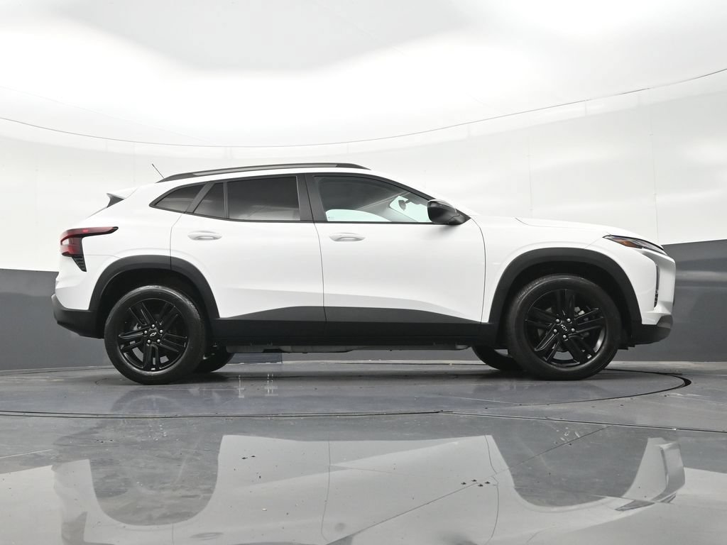 Used 2024 Chevrolet Trax ACTIV w/ Sunroof Package FWD image 29